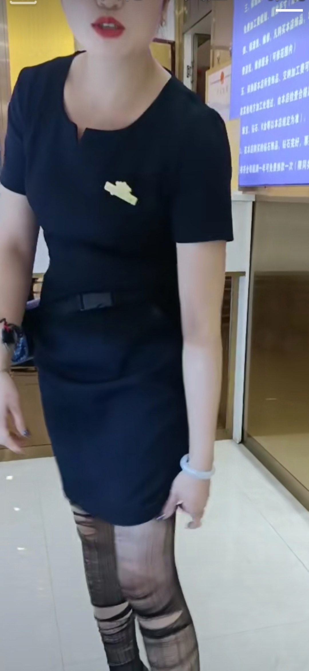 安静了

79 / 作者:脱裤子卖屌 / 