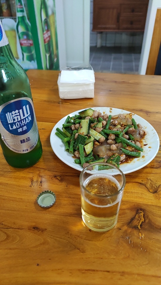 老哥们天气太热了，忙了一天吃晚饭了，老哥们先吃，凉菜精品崂山，一份水饺


8 / 作者:名都不想 / 