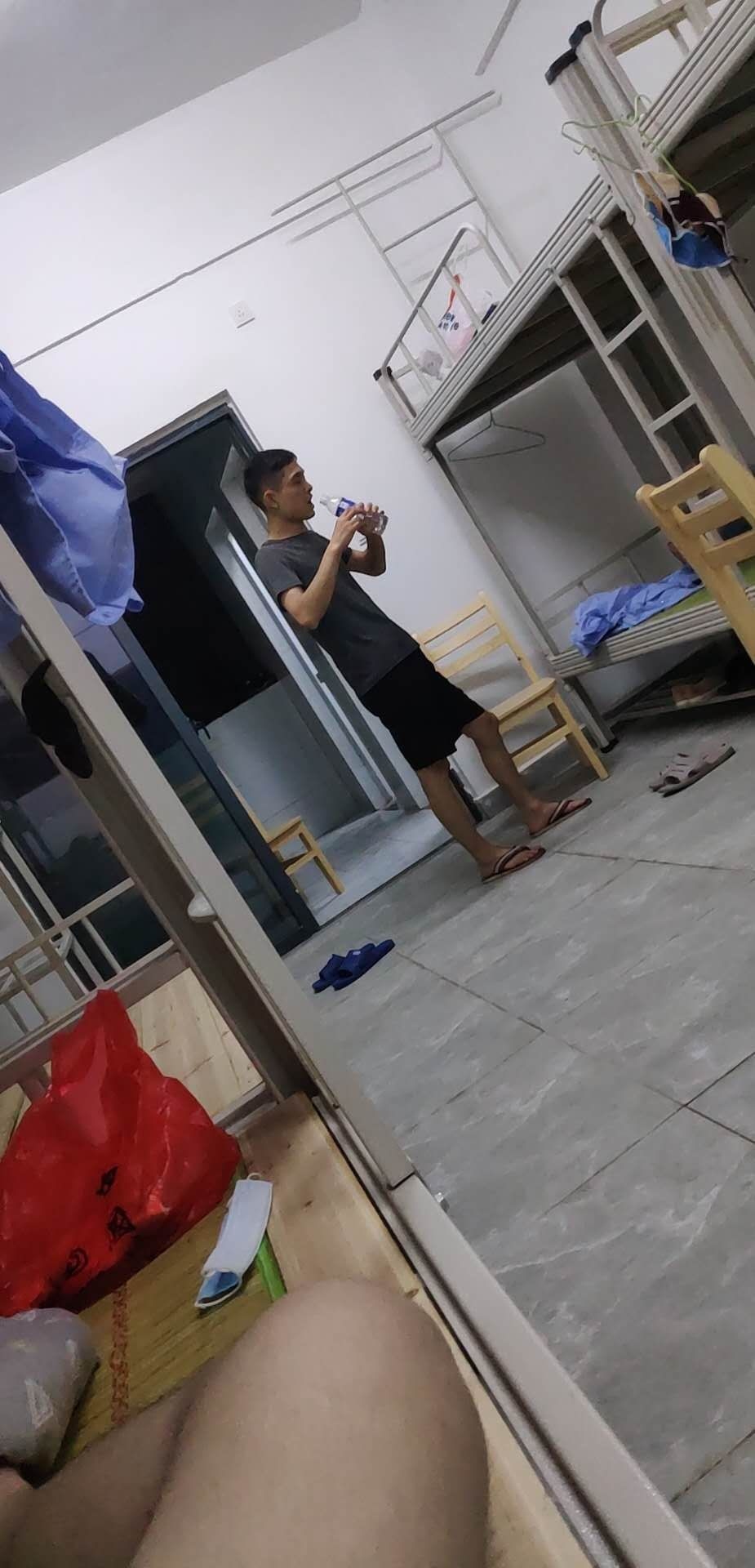 炸骗犯，长沙的，看清楚，过几天去长沙找他，前几天心软了。@陈独秀同志 


93 / 作者:2654219655 / 