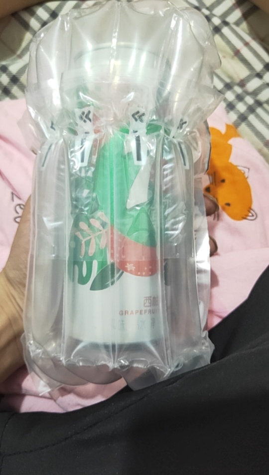 放羊毛区吧我都把这茬给忘了，突然收到快递信息，昨天到了，六瓶加个杯子



69 / 作者:他开的房舒服吗 / 