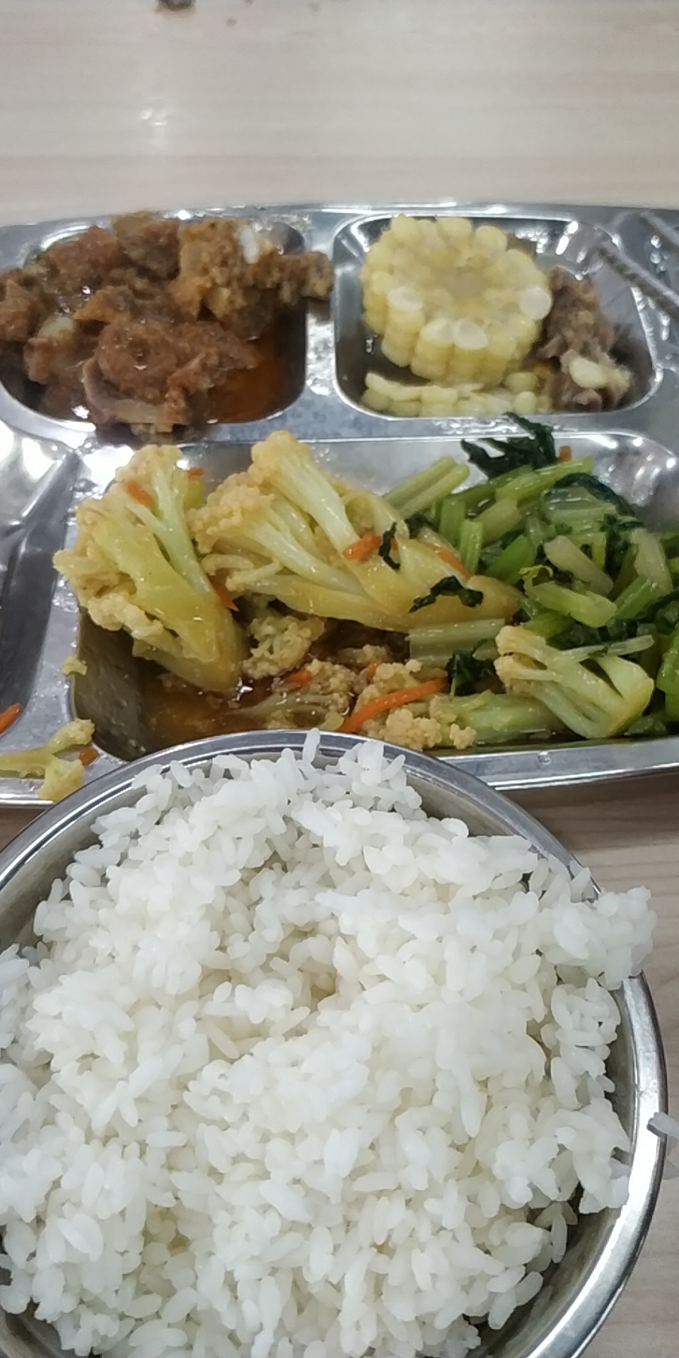 进厂第9天  躺平惯了  现在每天站11个小时手脚酸痛  挺充实的 加油老哥们






86 / 作者:涵什么明 / 