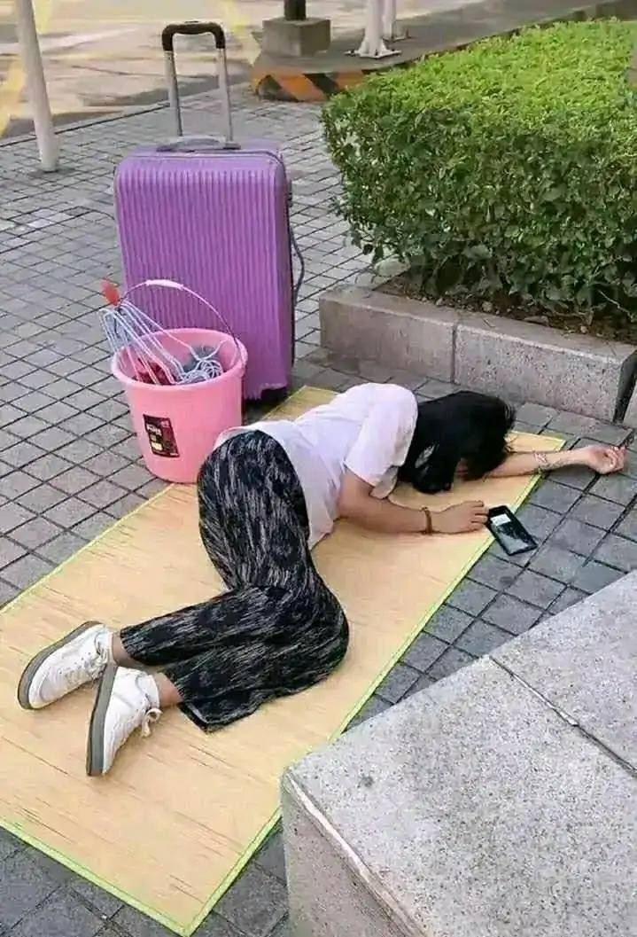 大神来指点迷津，ysf分身大师好像也只有5次换绑机会，过后无论是卸载重装重新分身改设77 / 作者:叠叠以叠以叠叠 / 
