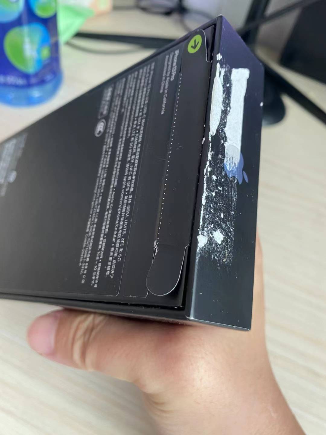 遇到盒子贴标的，千万别自己动手去撕，别像这种撕坏了盒子折价了，直接带标发过来，我66 / 作者:728501595 / 