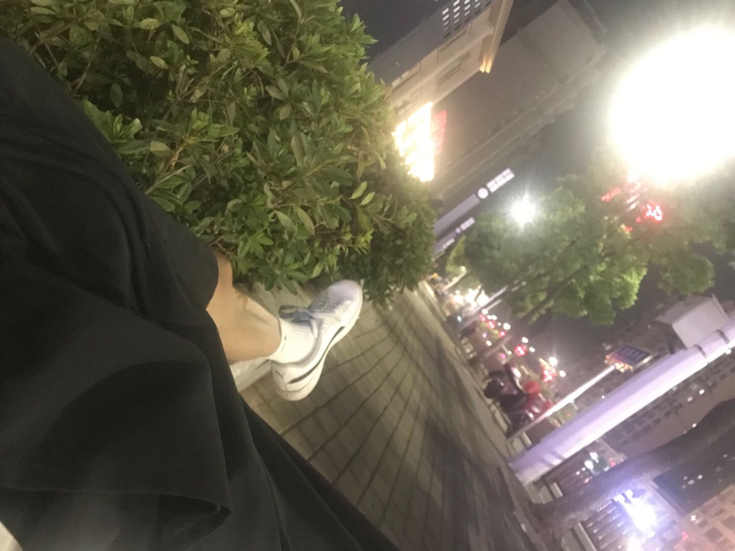 穿了件短袖，大半夜太冷了，被冷风吹醒好几次了，天亮不知道有没有状态做日结

43 / 作者:撒科打诨 / 