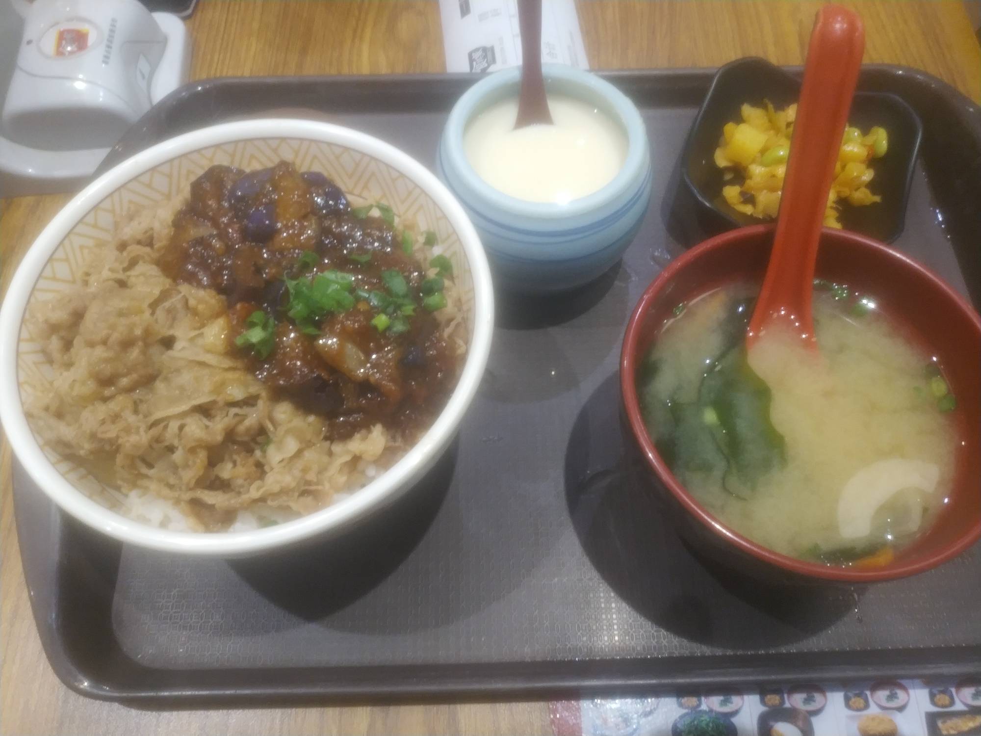 吃饭吃饭，一天吃一顿。肯德基吃不了，吃别的，

94 / 作者:v.sjnnxx / 