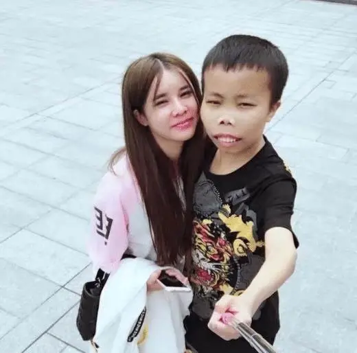 猪脚饭 +利群  公积金+社保谁有截图我

79 / 作者:ww有用 / 