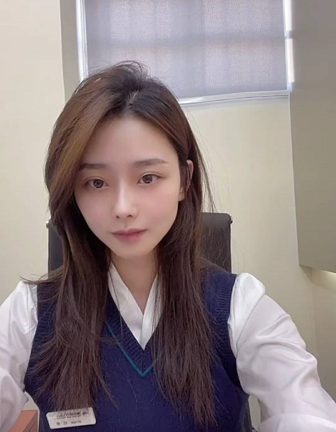 见真银行小程序邀请人那个活动怎么换成二维码啊，我点复制链接去换成二维码，扫出来还35 / 作者:餒歙宋轶 / 