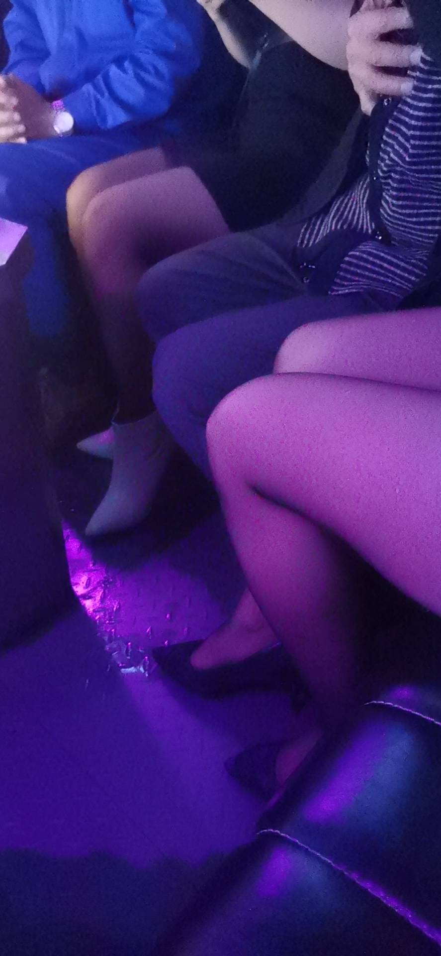 兄弟们冲啊，美女大腿小蛮腰都在等着呢，赶紧想办法撸点钱。

89 / 作者:hxjr1423223 / 