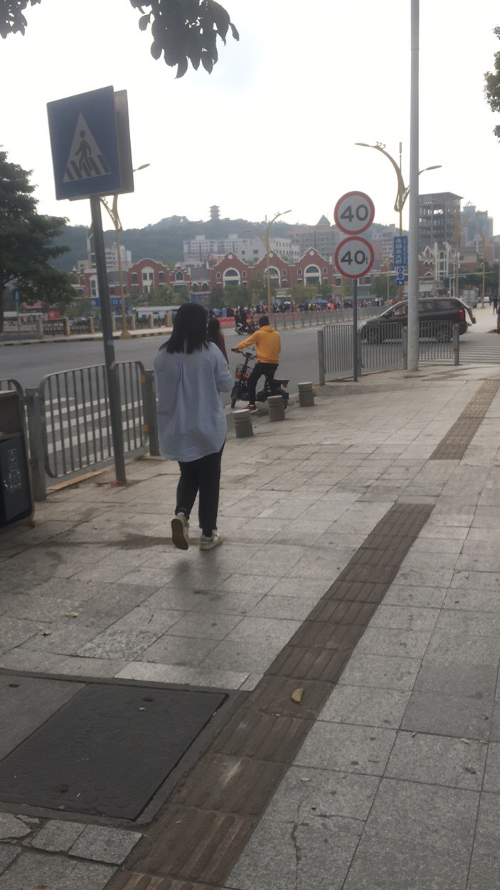 老哥们，移动话费购入口在哪，好久没买过忘了

78 / 作者:huajihaha666 / 