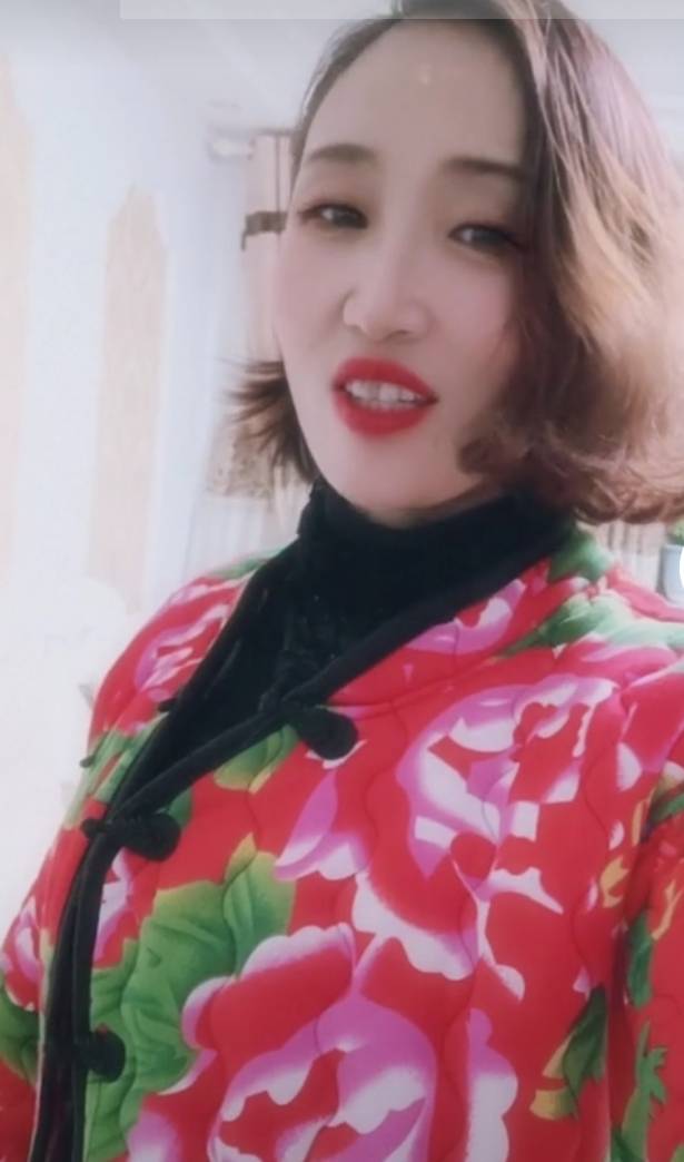 哈哈，今天早上她很开心的给我打电话说，她老公在家待一天今天又去外地了，我的快乐又99 / 作者:Nddn / 