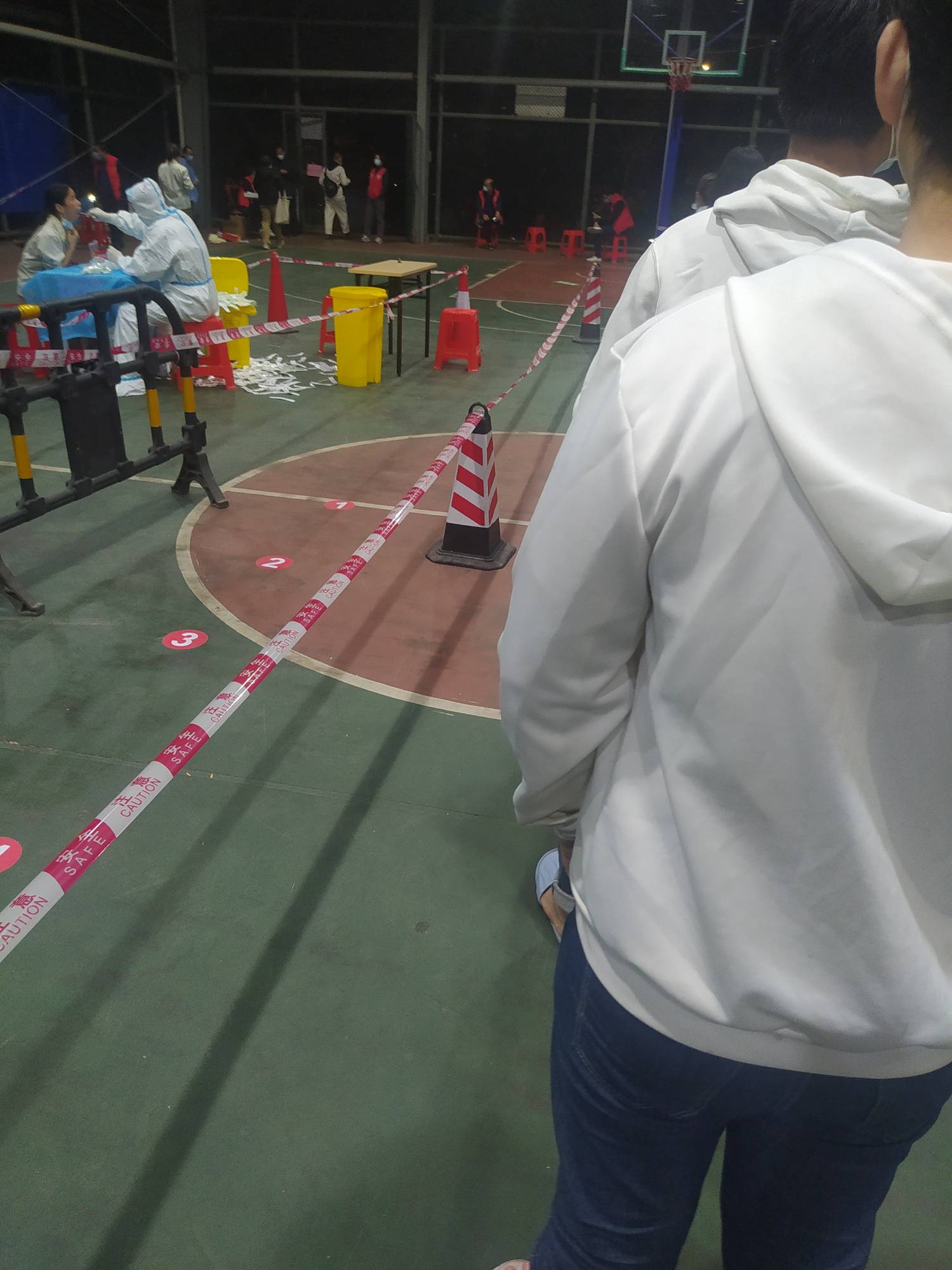 做个核酸也被小j姐调戏，好烦哦，老哥们，你们低几轮核酸检测了？我第四轮了

65 / 作者:人不风流枉少年❤️ / 