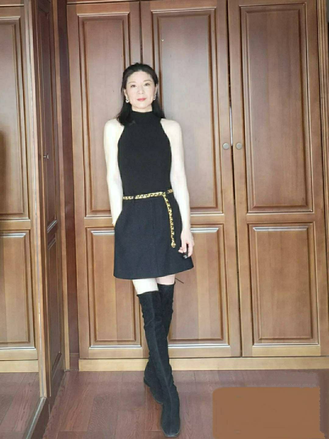 49岁离异初中女教师的别样年华，附一张她女儿照






87 / 作者:乱世逍遥 / 