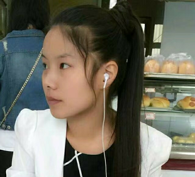 49岁离异初中女教师的别样年华，附一张她女儿照






11 / 作者:乱世逍遥 / 