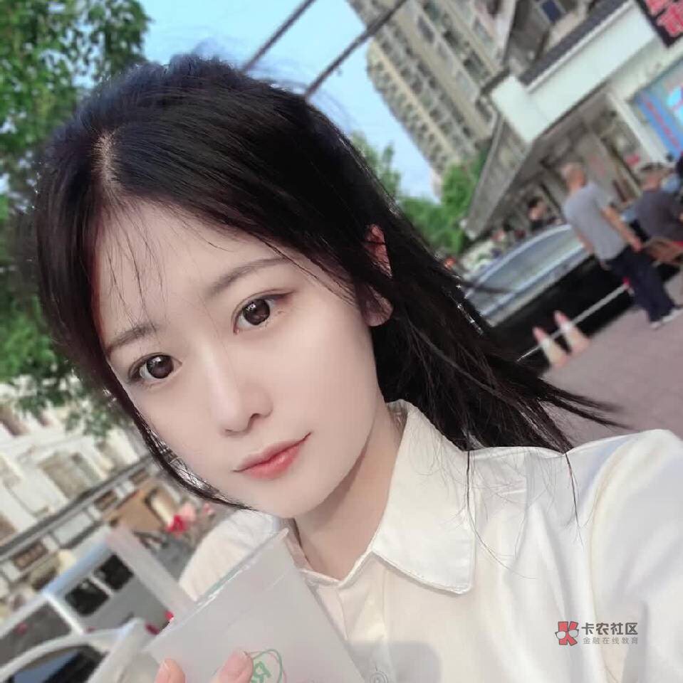 @语嫣 我记得过年老哥们都很爱诗诗姐姐，现在只有我一个人爱了



75 / 作者:小杨2016 / 