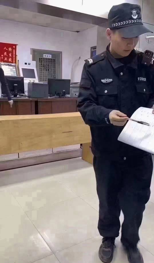 接上帖，是真他妈出事了，我那个手机现在都被没收了，现在用个17年得步步高，微信都登78 / 作者:卡农余欢水 / 
