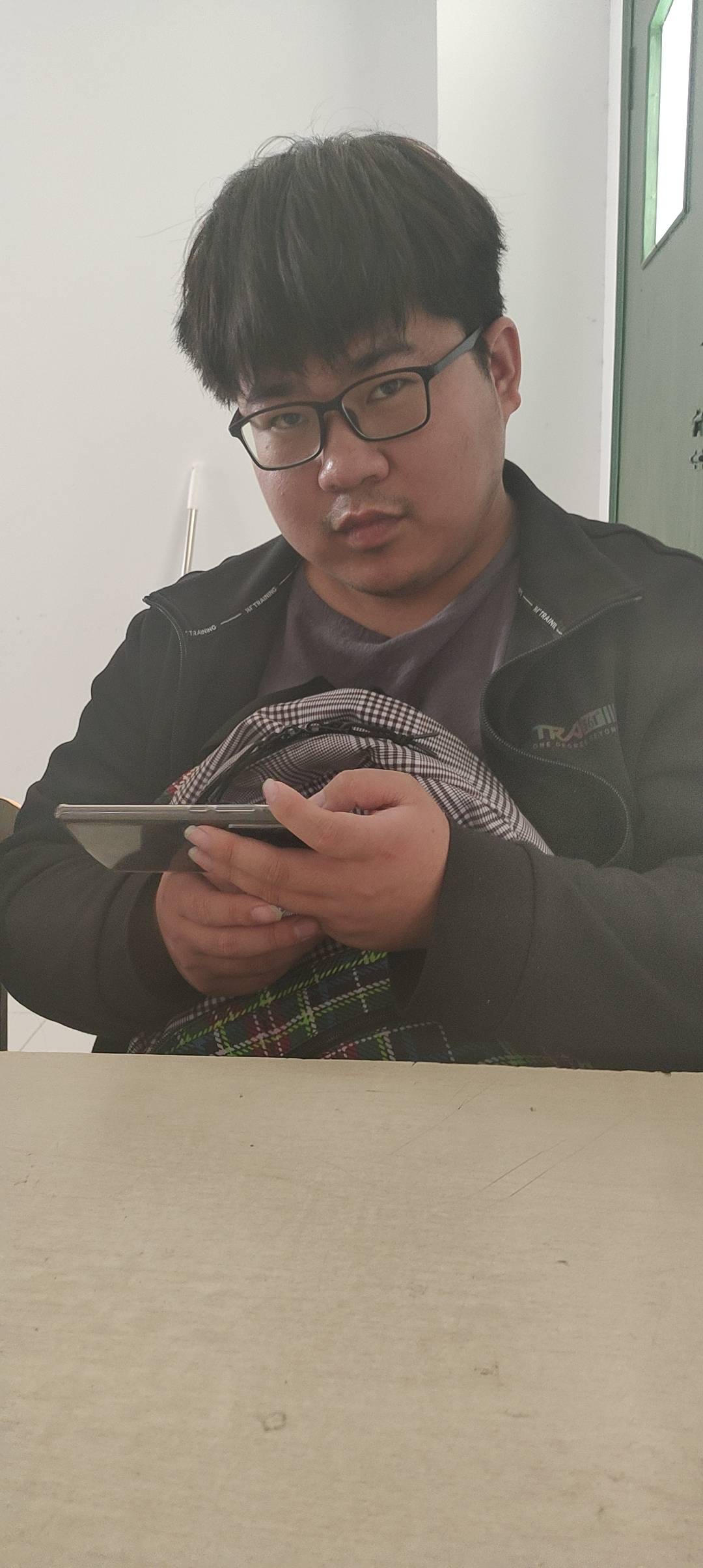 北京，深圳，上海，长沙都，青岛，大连，成都，张家口，雄安，苏州，西安，海南的老哥31 / 作者:七面魔方 / 