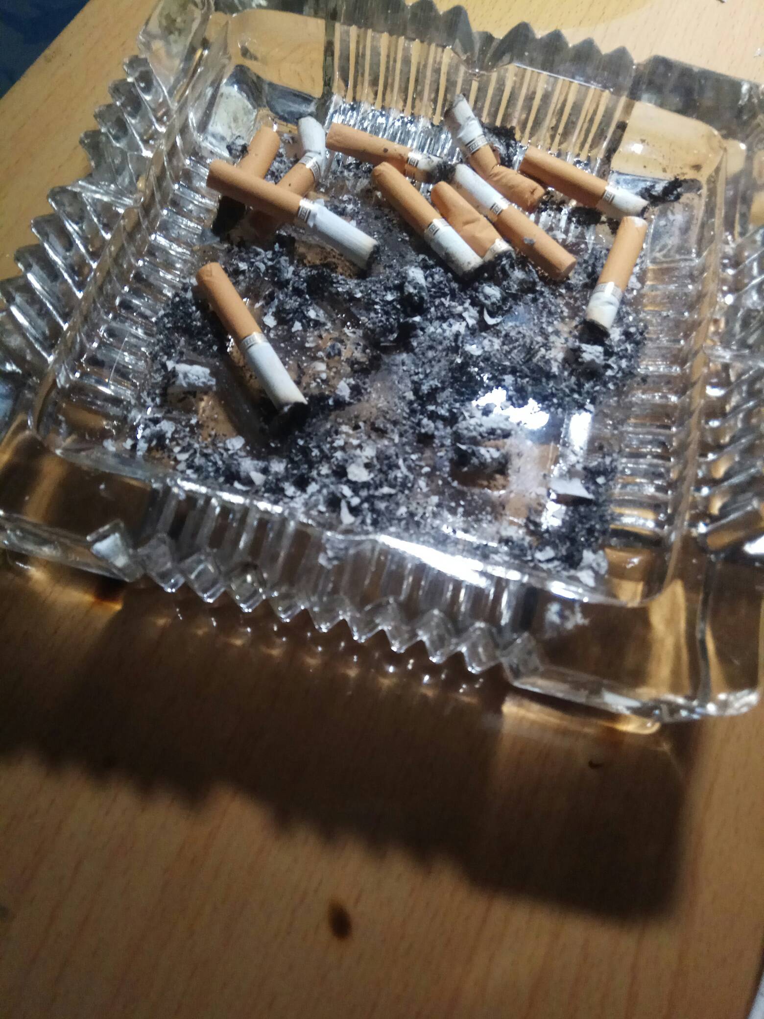 重返搞顺手了还是快，第二个主号
小钱钱是动力，贫穷是奋战的主因
别羡慕我的烟屁股，2 / 作者:夏天的一阵风 / 