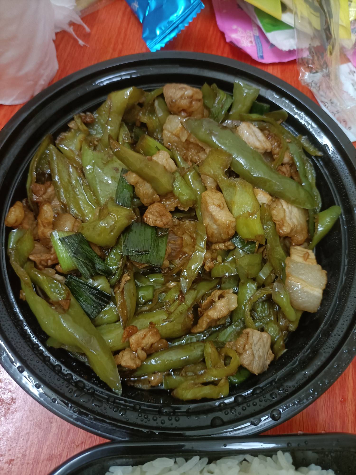 今天找了个联通移动小号任务，撸了300多，暂时有钱了。可以干一顿好了，老哥们先吃


41 / 作者:路遇知秋 / 