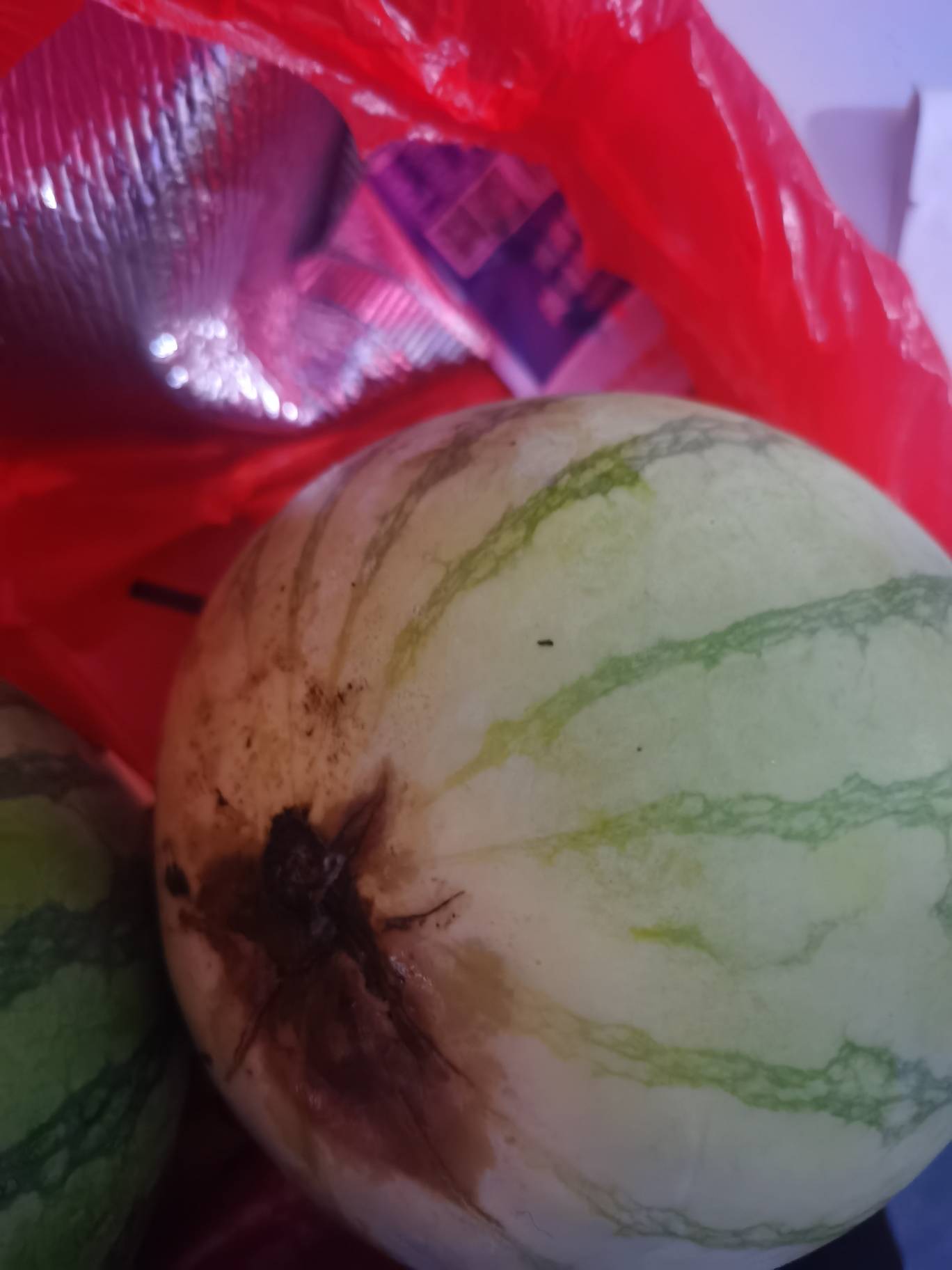 不懂就问，美团买的西瓜，送过来坏了一个，坏了好久恶心扒拉的，这事应该怎么处理

19 / 作者:迪卡轩 / 