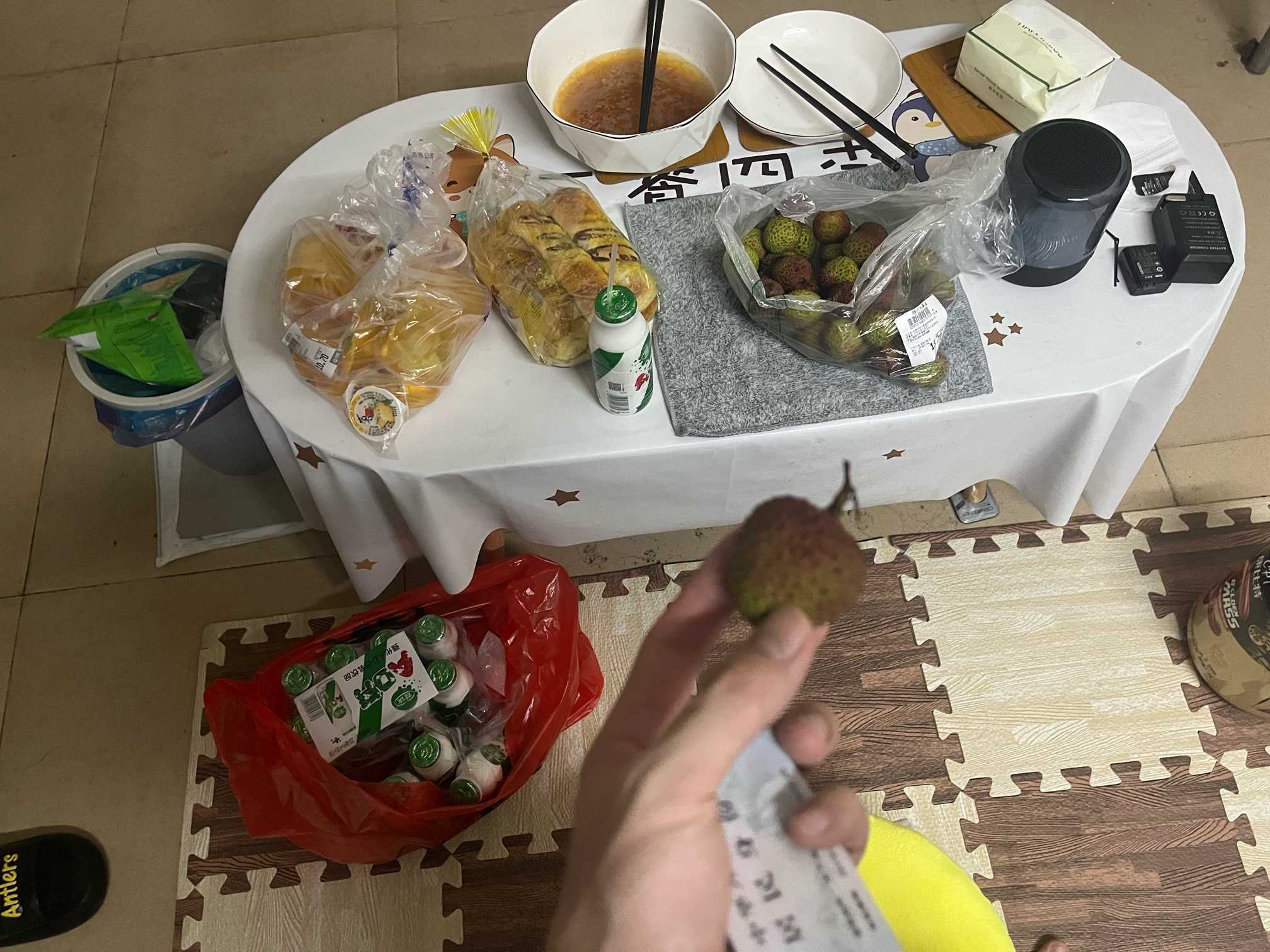 一百块钱真的能买很多东西，老哥所以说不要整天在那里胡了胡了！出门走走，买点水果吃41 / 作者:卡农王者之路 / 