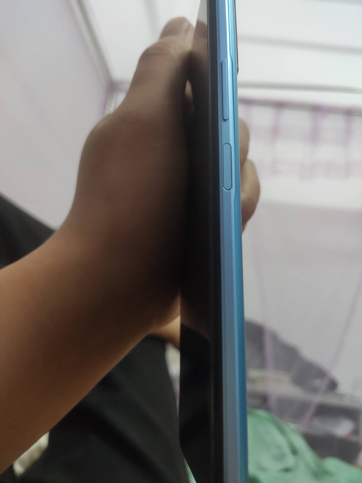 挂b机挂b机 650 无拆无修 用来半年这样子 除了边边有点带手机壳的正常磨损  主打一个99 / 作者:就是少男少女 / 