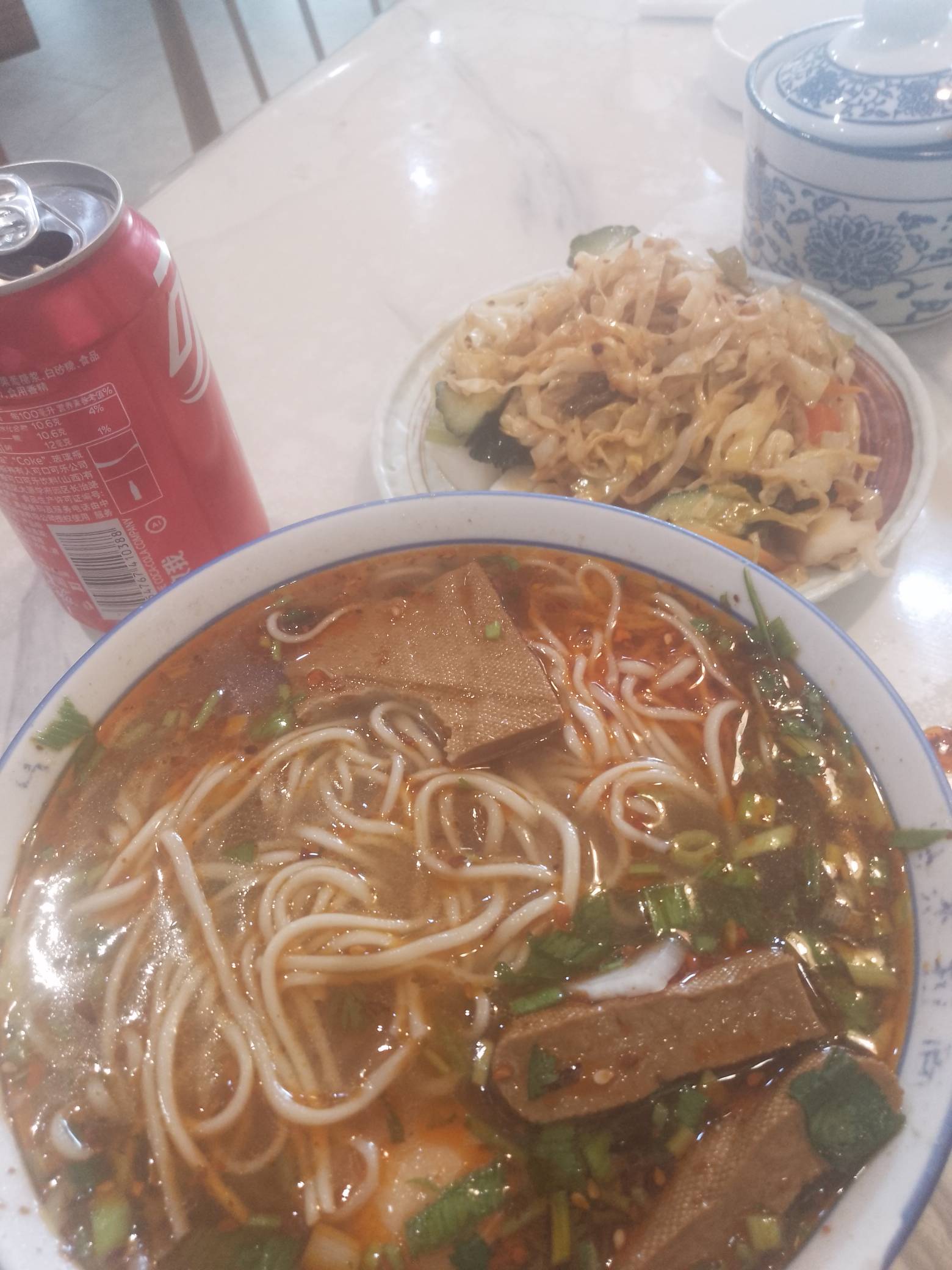 老哥们一个人吃了2个菜，花了65毛，在卡农算什么水平

1 / 作者:每天破个百就好 / 