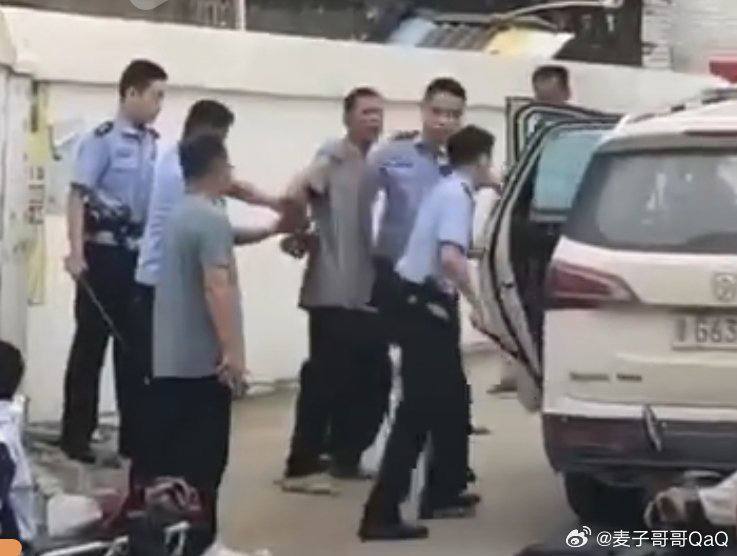 就是你把我孩子撞了 你又不赔钱 那我就sa你的孩子





7 / 作者:卡农你干嘛 / 