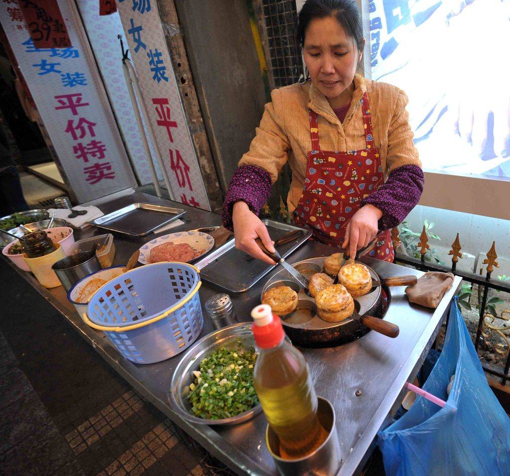 老哥们，东莞立讯精密清溪镇这边好多厂妹，下班小吃街全是妹子

28 / 作者:安安aaa（鱼） / 