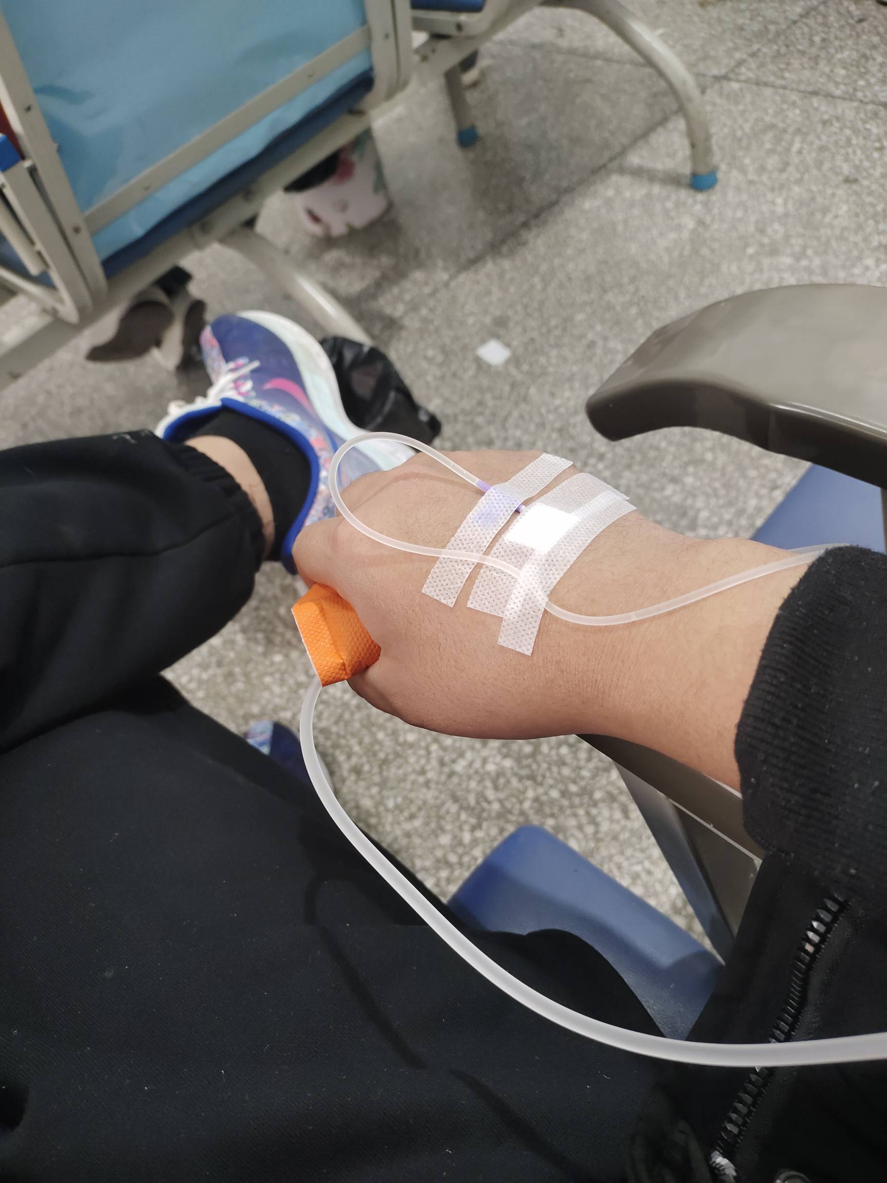 发烧打点滴55算贵吗,诊所不能用医保,打点滴确实有