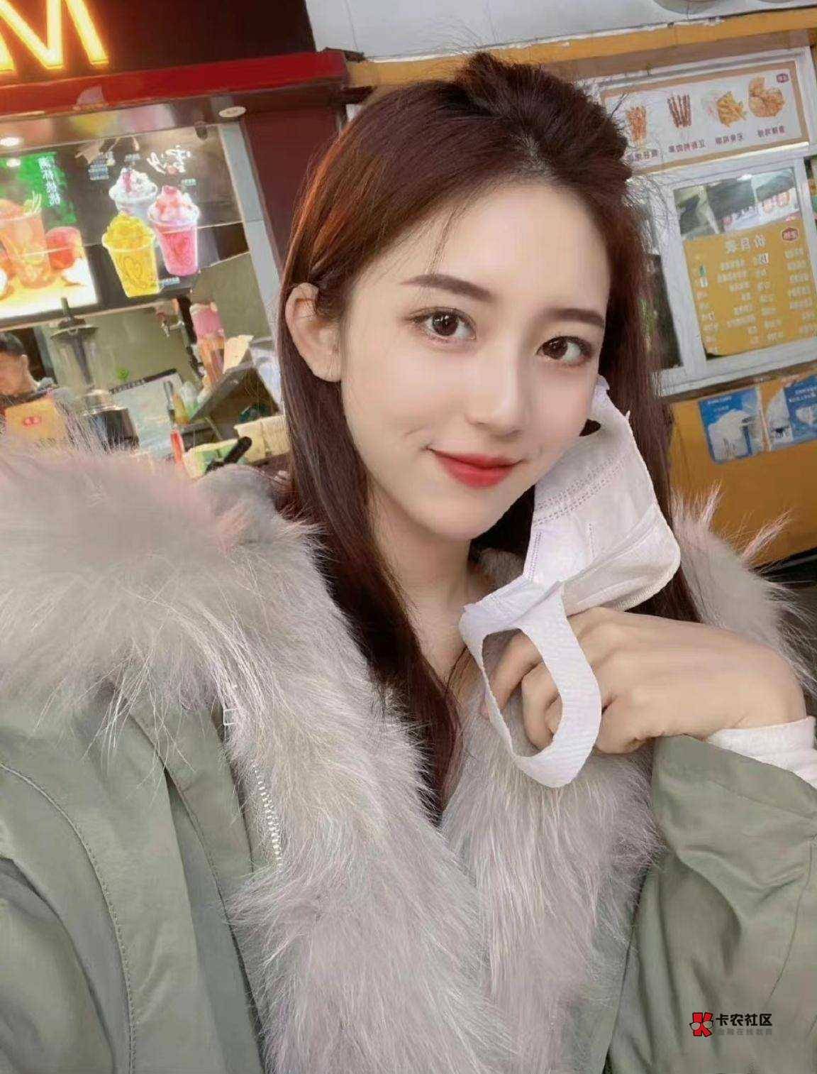 老哥们,我真的很爱她,分隔10年我又再次联系到了她,可是我现在一穷二白,我准备不在80 / 作者:依然是范特西 / 老哥们,我真的很爱她,分隔10年我又再次联系到了她,可是我现在一穷二白,我准备不在80 / 作者:依然是范特西 /