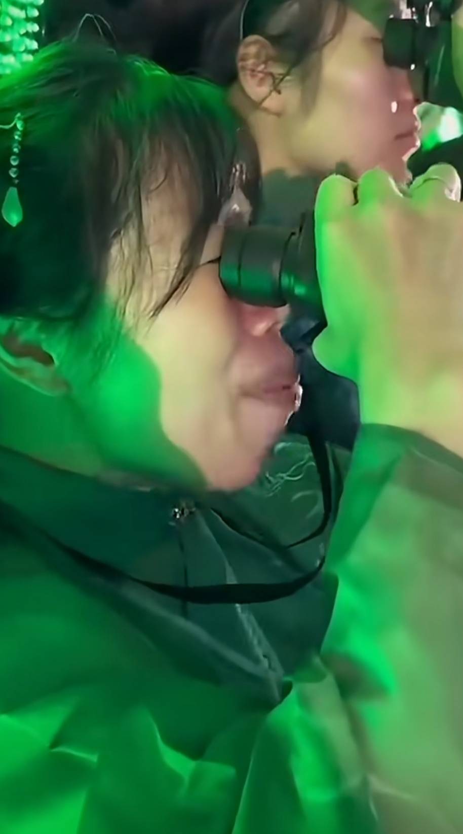有老哥知道王易波是谁么？她拿个望远镜一直喊王易波。

12 / 作者:推油靓仔阿京 / 