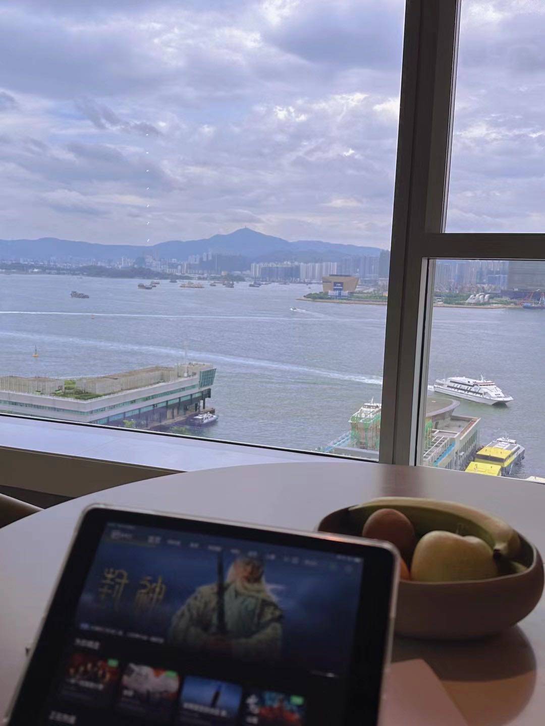 完了呀，明天要过去所里了，怎么办  心里慌的一b，她骂的，肯定是狗比上分输了，然后24 / 作者:cc小呆 / 