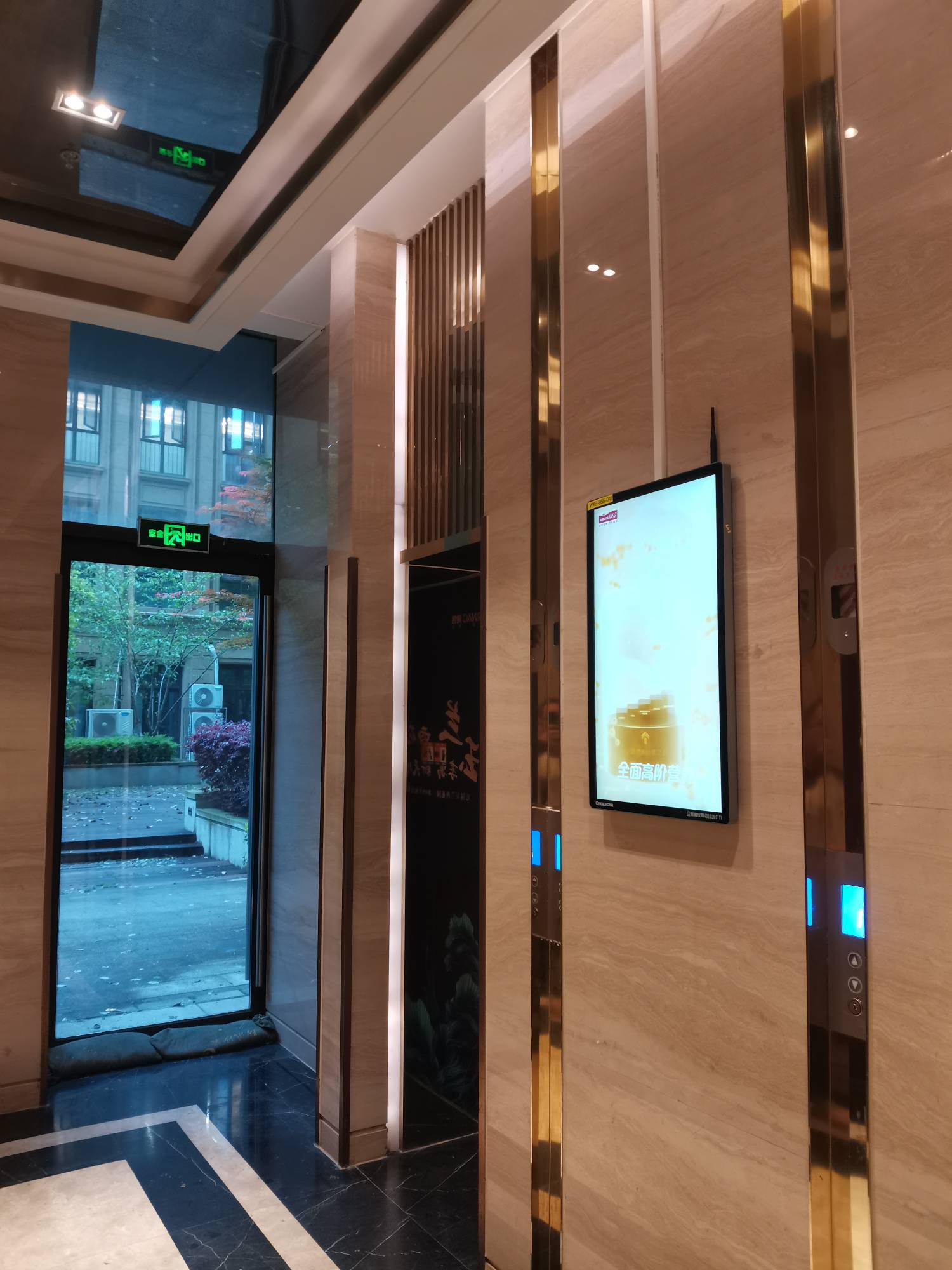 老哥们这种挂壁酒店公寓住着还挺舒服的






33 / 作者:无锡Niko / 