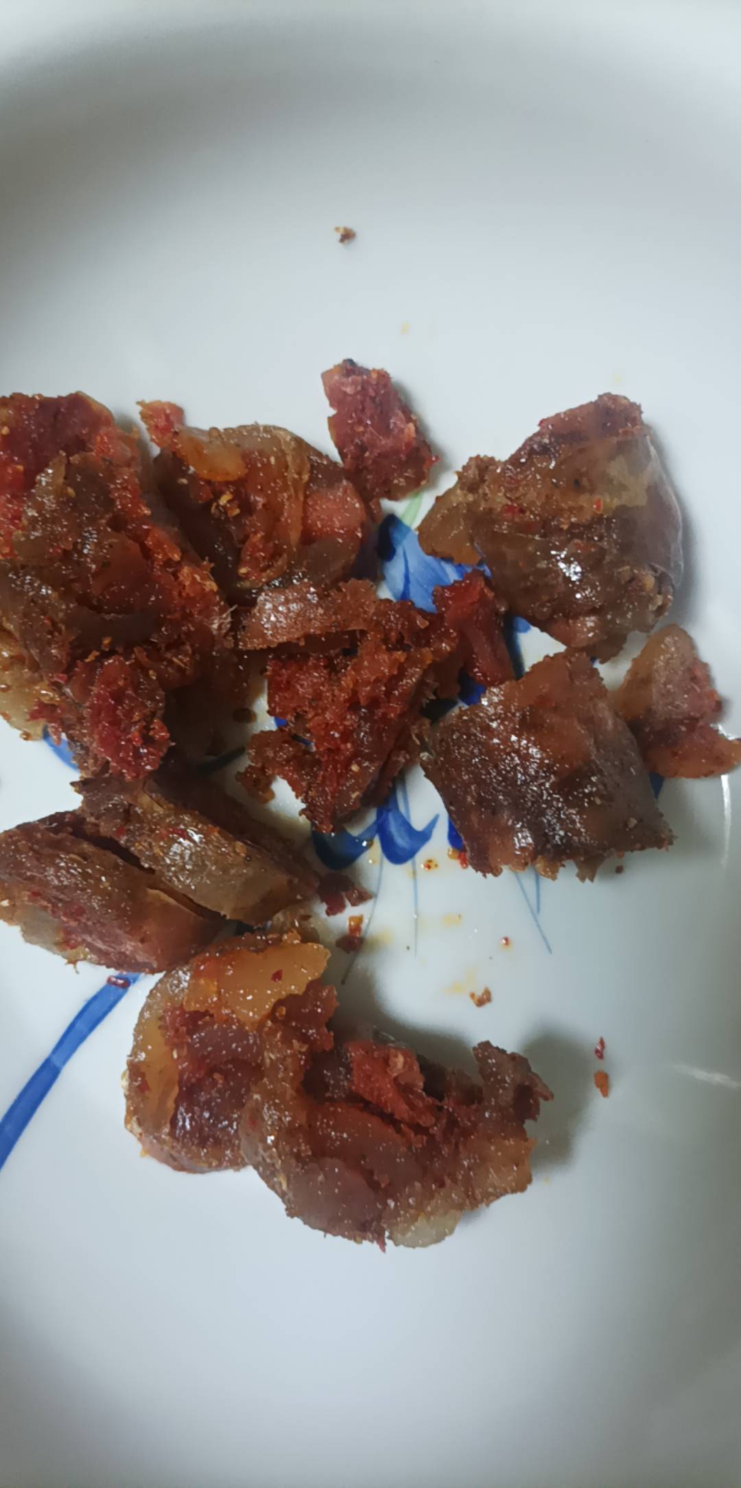 半夜醒了起来做个香肠面

一根香肠(一斤肉)

两个面饼，放入辣椒面，撒点白芝麻放点味36 / 作者:朝歌夜弦 / 