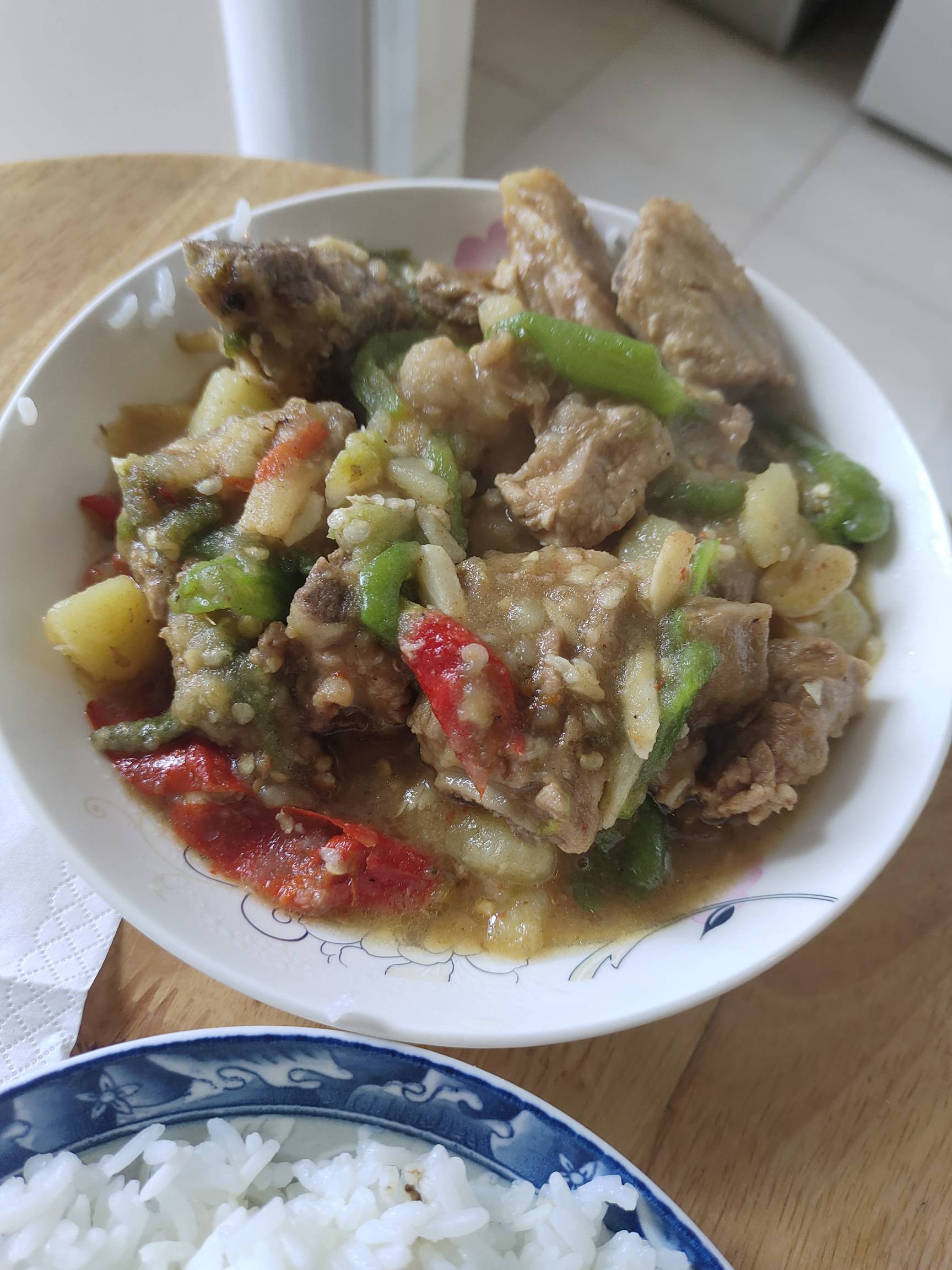 土豆烧排骨非常下饭

27 / 作者:大家说我吗 / 