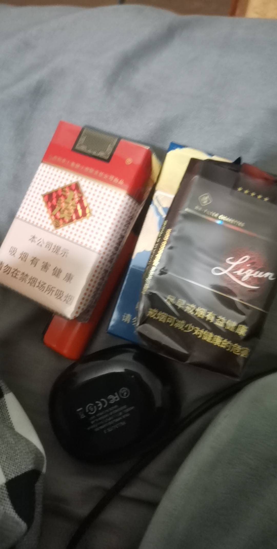 老哥们，昨天喝喜酒去了，随了1000的礼金。头一次碰到这种办酒席的。还是亲戚。礼盒里61 / 作者:卡农小六子 / 