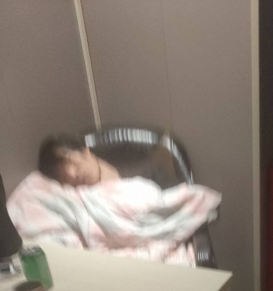 看到一个装可怜的，原来是dy找回狗呀，你隐藏历史帖子没D用呀，住酒店点奶茶，当出在94 / 作者:含家产 / 