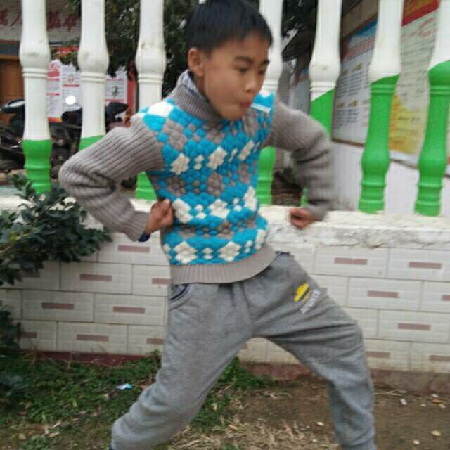 刚被放出来，昨天去工行销养老金被报警了，那个柜员刷了我的身份证后就让我坐下了稍等15 / 作者:我是雄霸 / 