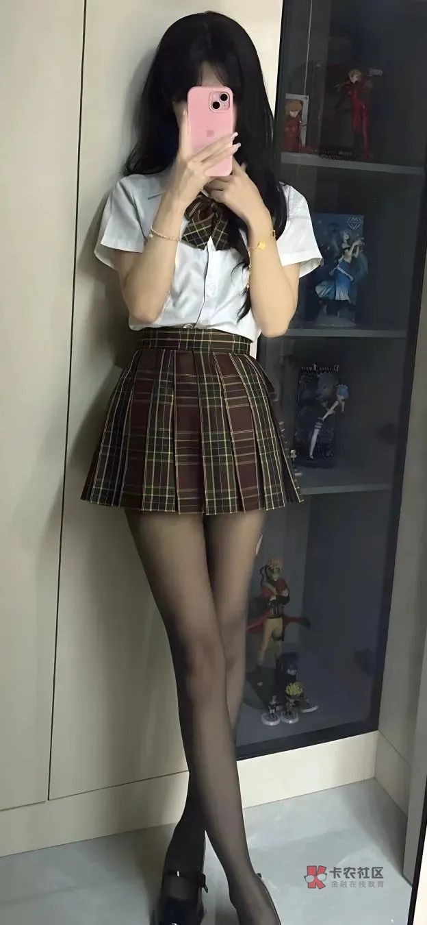 老哥们 我去打个胶先 微博补了叫我

1 / 作者:卡农挂壁仔太多 / 