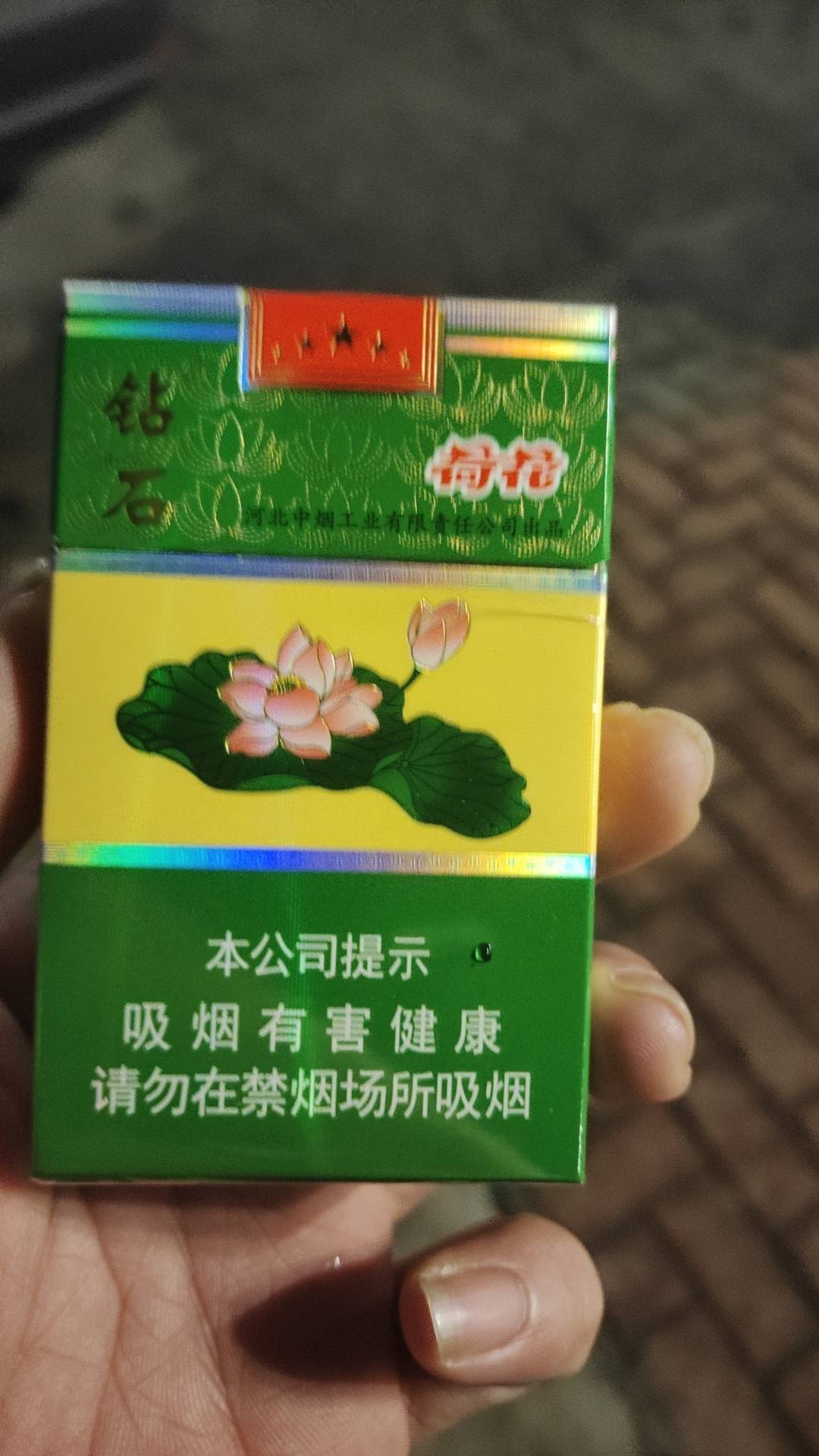 跟常胜将军见面了只有过几面之缘。给我又是买烟，又是请吃宵夜的，我靠。都不好意思了87 / 作者:起风了饿 / 