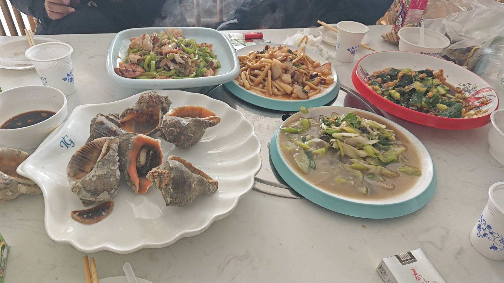 海里的东西一吃就快吐了

42 / 作者:招财进宝168 / 