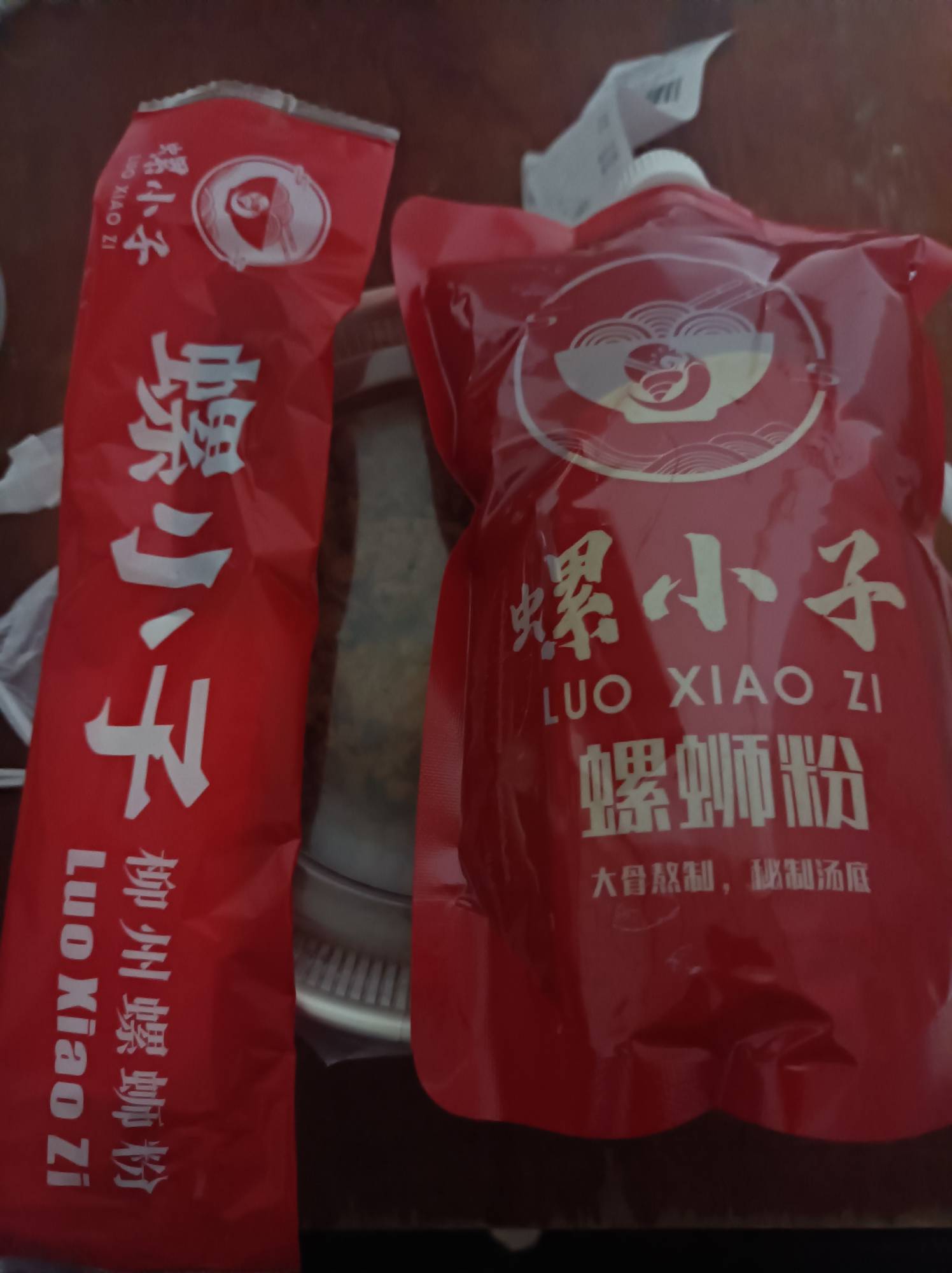 预制螺蛳粉吗？汤是用这袋子装的，但是里面粉条和炸蛋应该是现做的

34 / 作者:肥美的烧鸭 / 