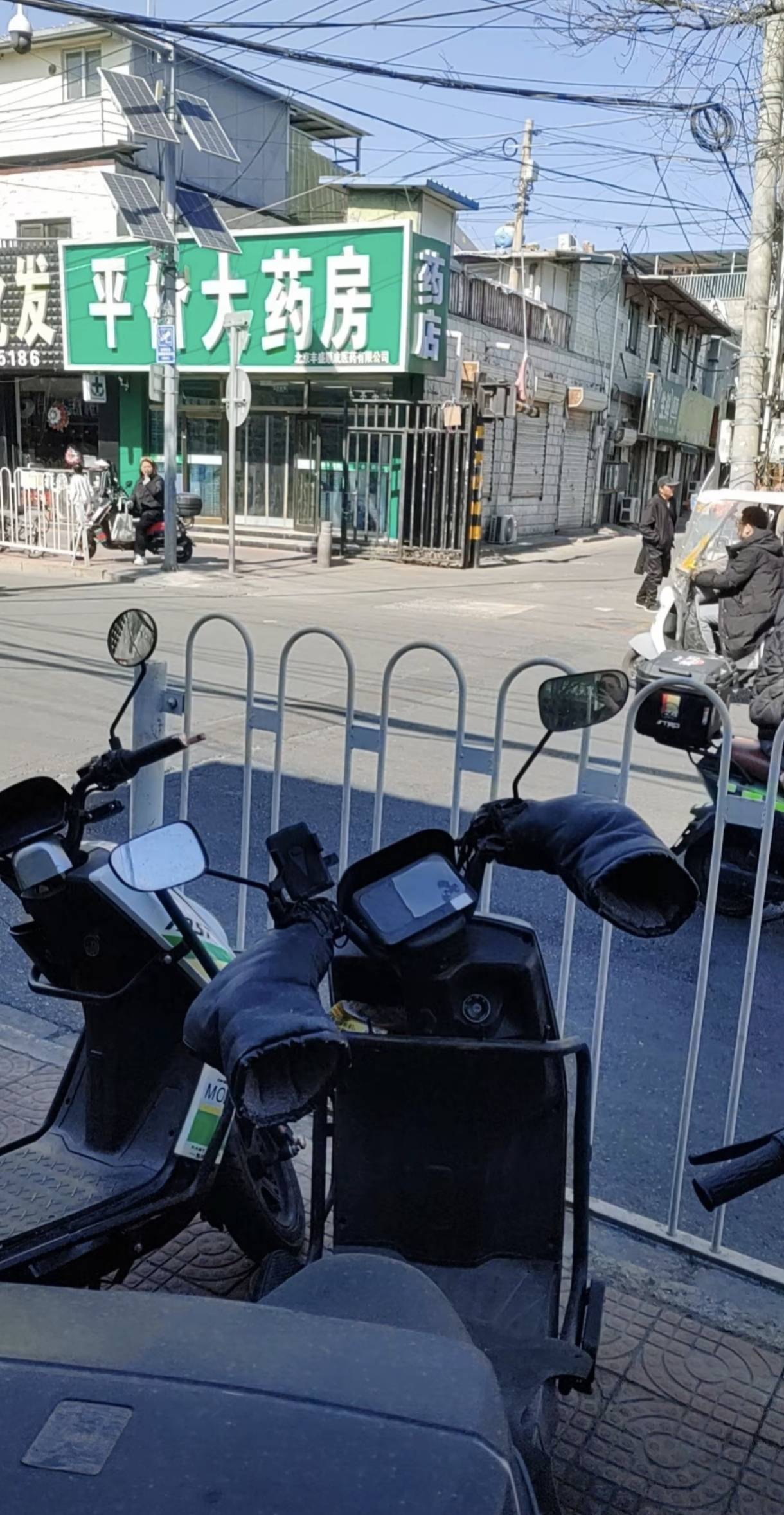 老哥们快来马驹桥。这边老哥也多。不比龙华人少。



45 / 作者:東莞仔 / 
