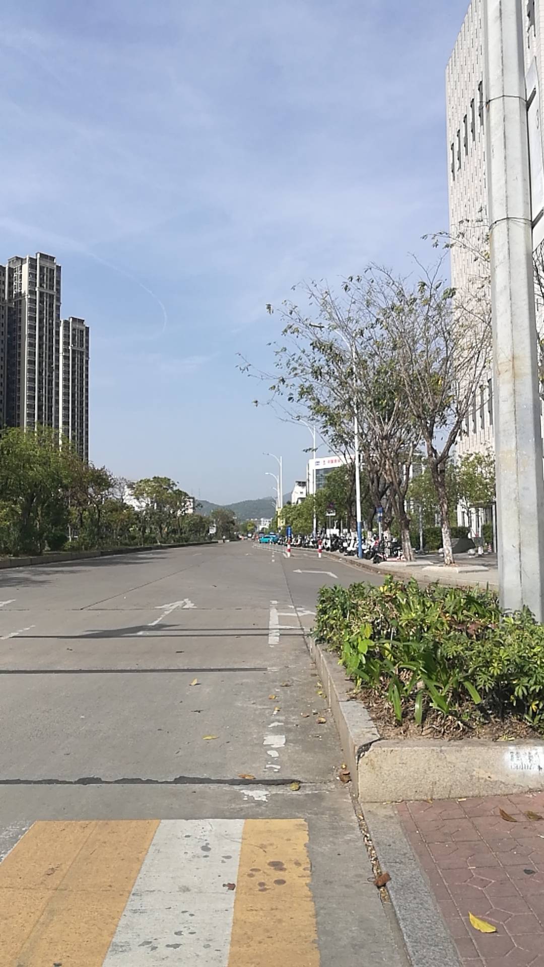 有个老哥，认识半个月，问我借钱不下4次我都没答应，十几块，也借无语，今天叫我一起37 / 作者:心之窥镜 / 