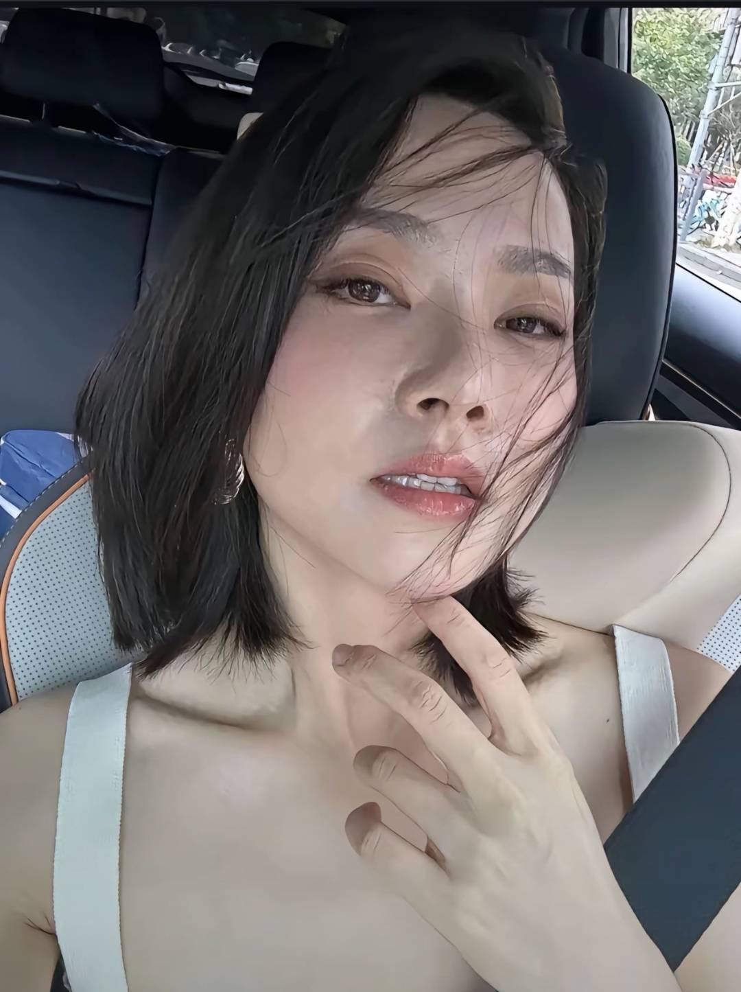越来越没毛  干脆饿s我算了

89 / 作者:风中追风大 / 