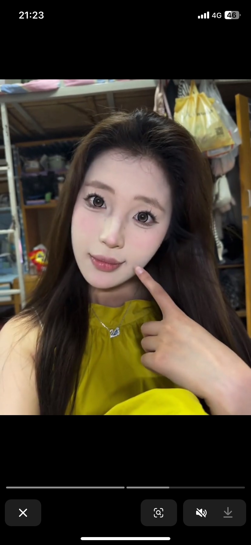 我跟我女朋友分手了，她为什么拍照还戴着我送她的这个施华洛世奇小天鹅的项链？什么意48 / 作者:刘浩存 / 
