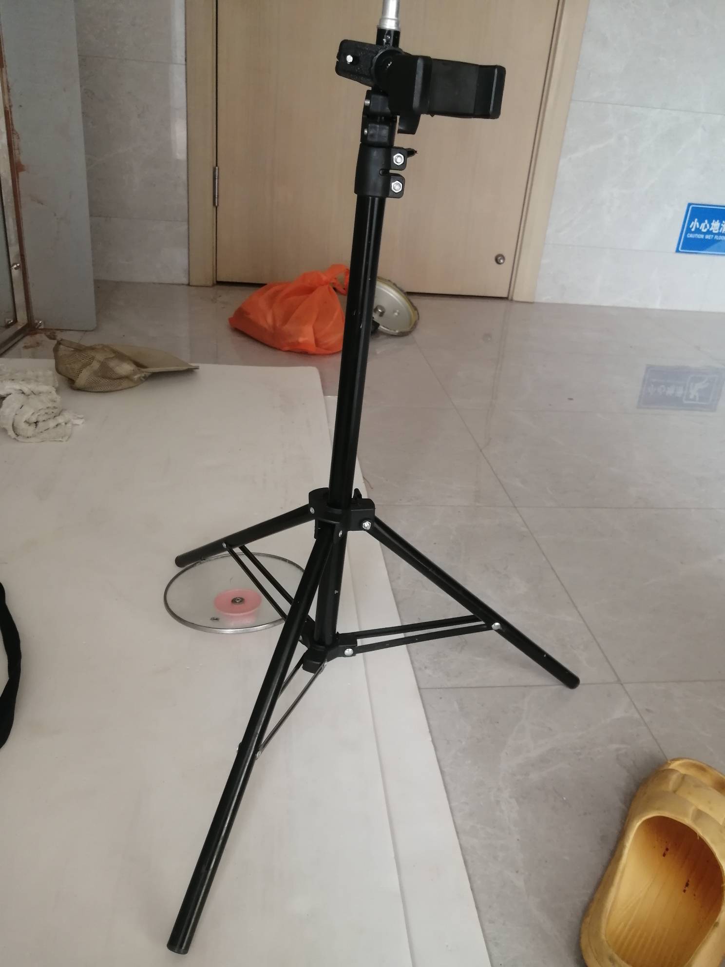 老哥们开饭了，太难了，躲厕所偷偷吃的香，我只是暂时挂壁




91 / 作者:卡农新来的 / 