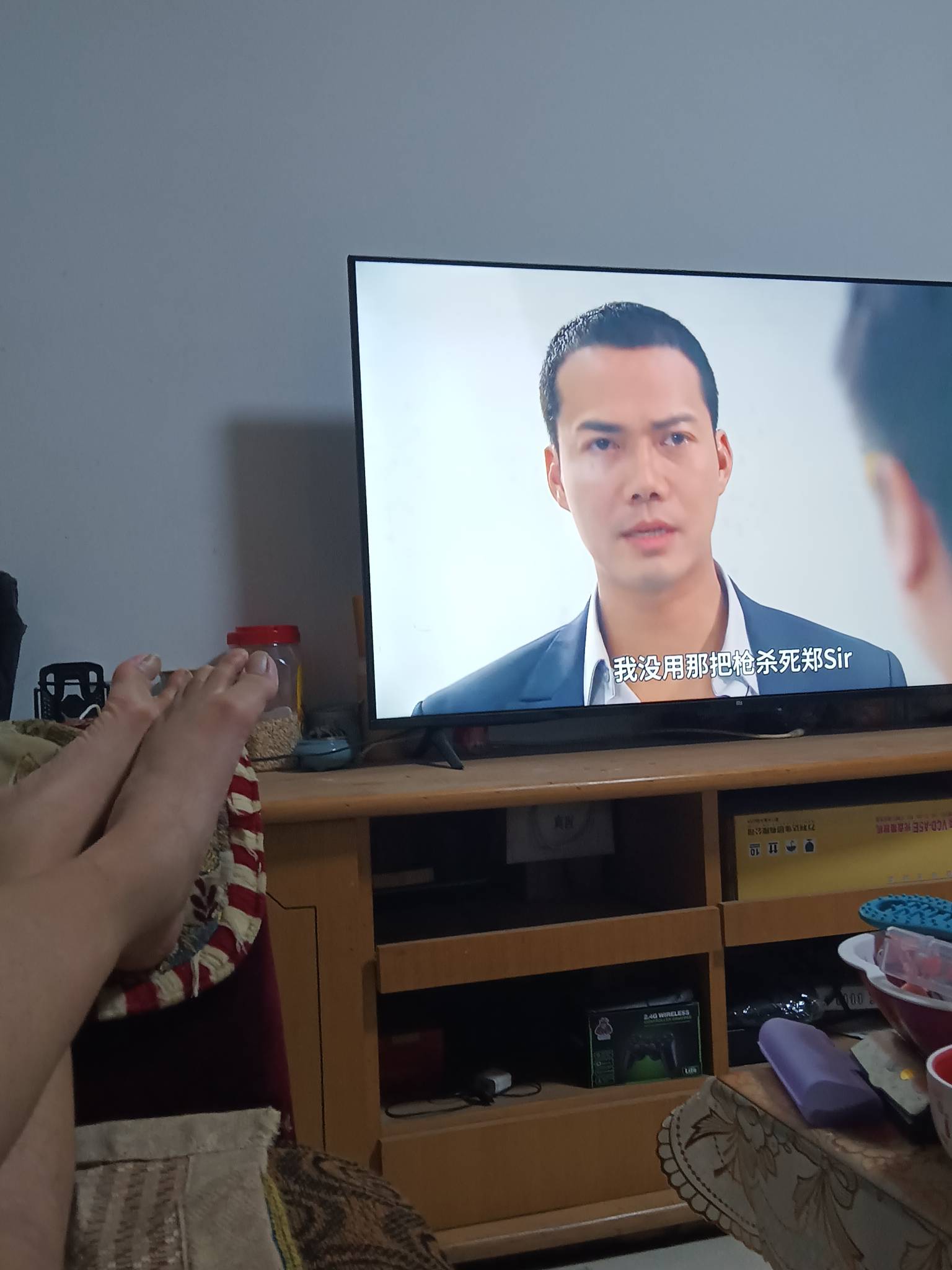 周六没事看会电视，谢天华年轻的时候原来真的跟我一样帅

88 / 作者:江苏第一深情 / 