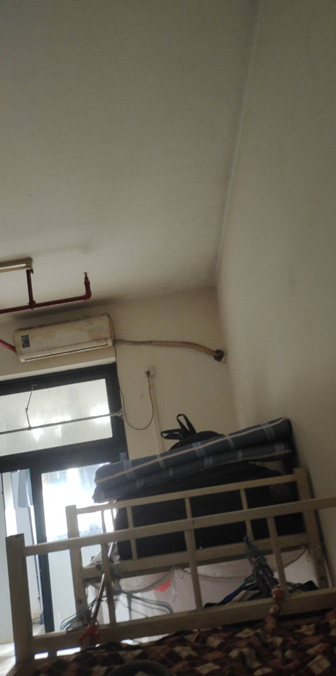 老哥们，跑路了进这个厂工作，没工作成，债务还多了500。证也压了

87 / 作者:起风了饿 / 