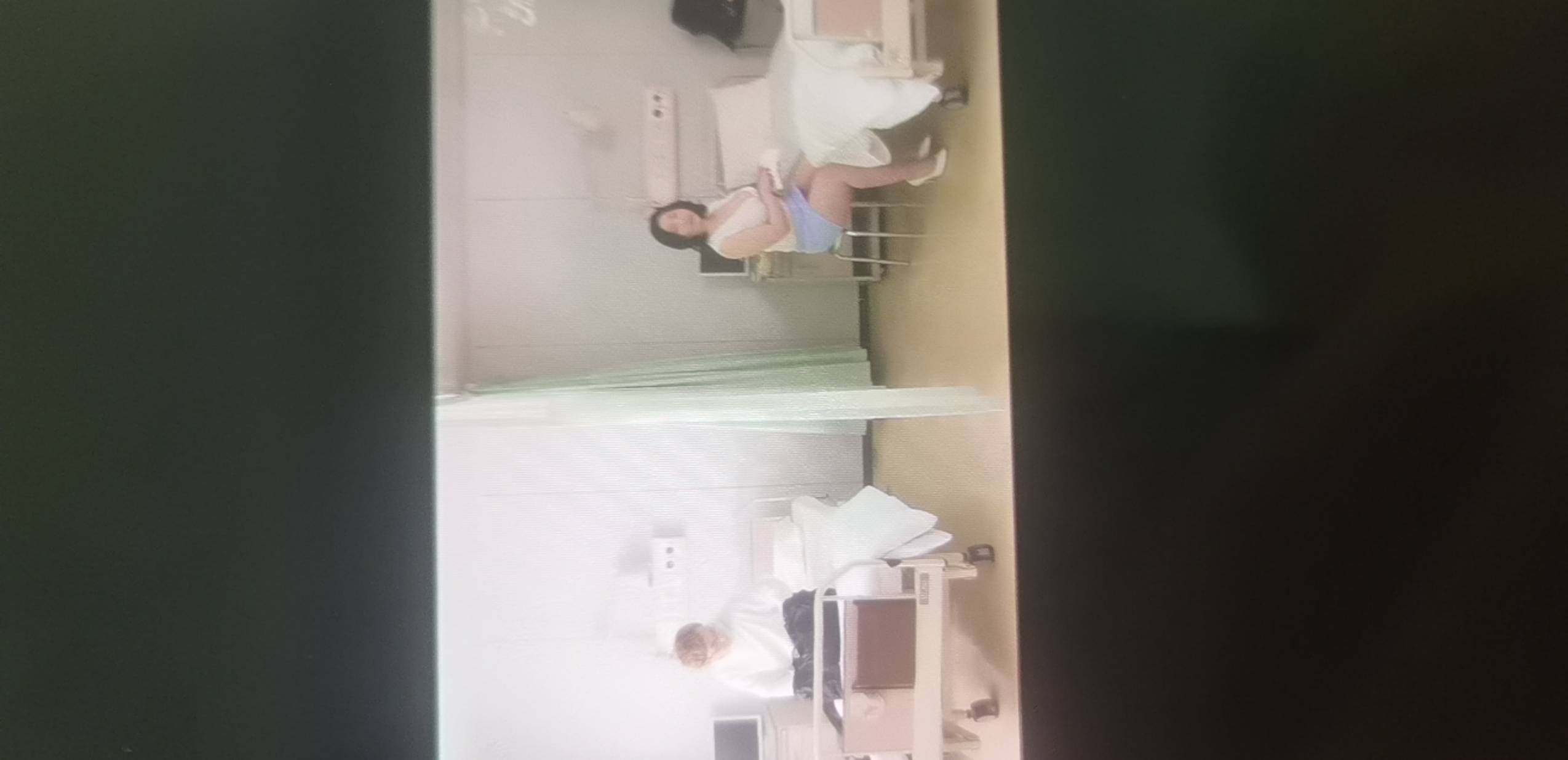 老哥们都在申请毛，我在看电影。

42 / 作者:懂哥 / 